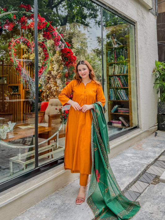 Mustard-Kissed Peral Luxe Aura ✨